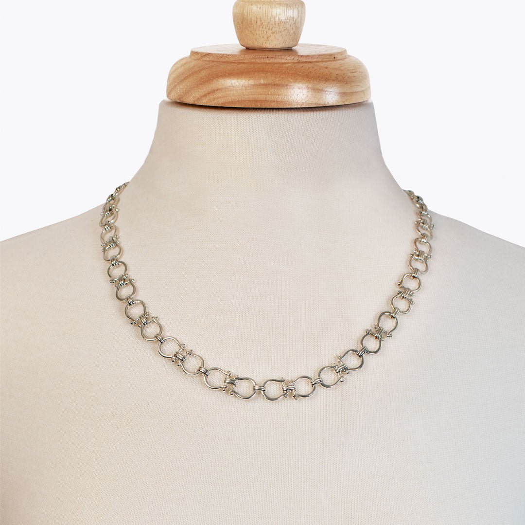 Chapelle - Horseshoe Link Equestrian Necklace in Silver Urban-Equestrian
