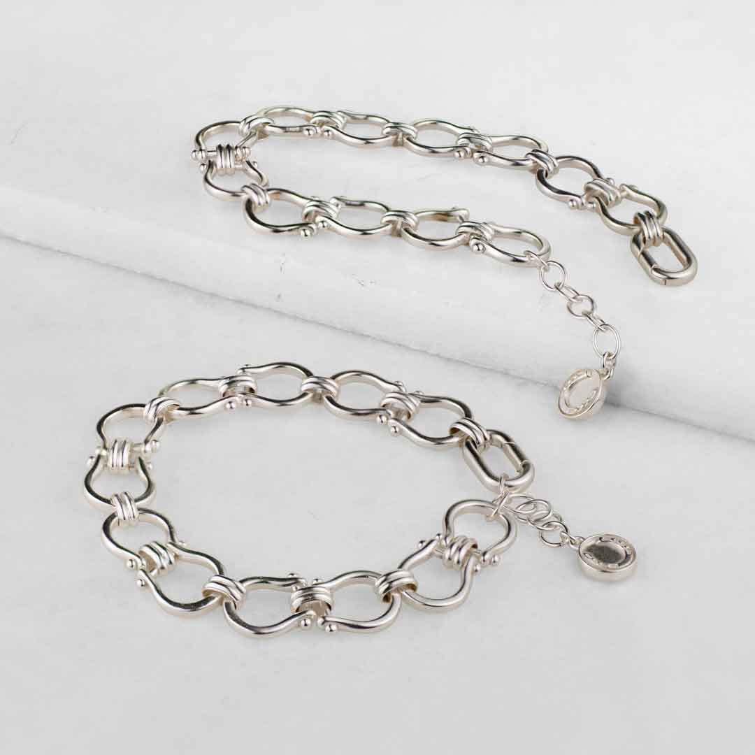 Chapelle - Horseshoe Link Equestrian Necklace in Silver Urban-Equestrian