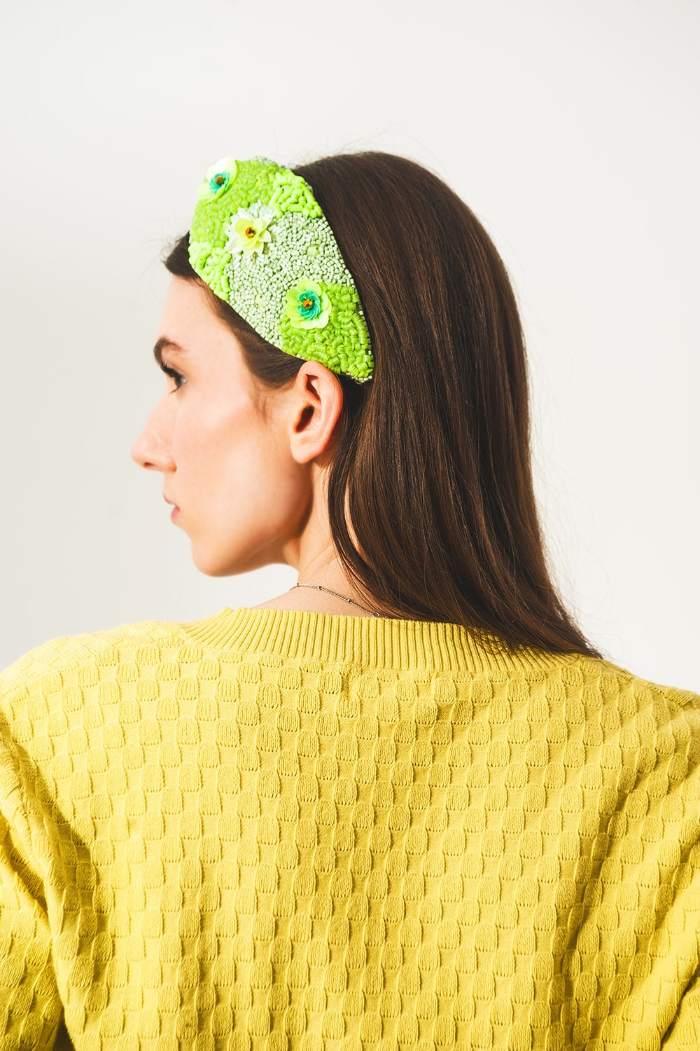 Chunky headband with embellished green flowers Q2store