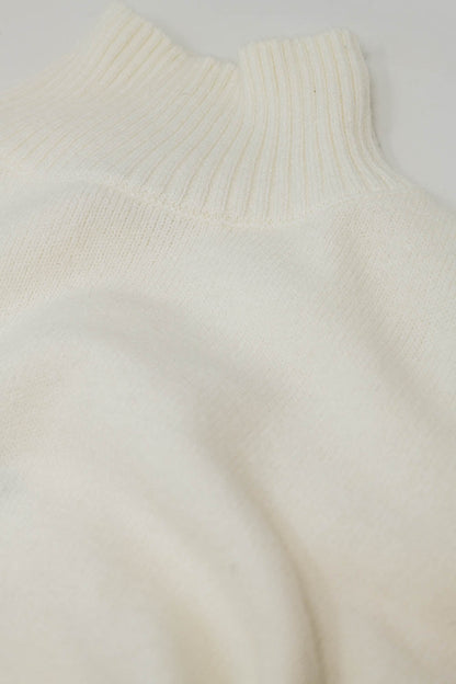 chunky knit sweater in ecru with turtleneck Q2store