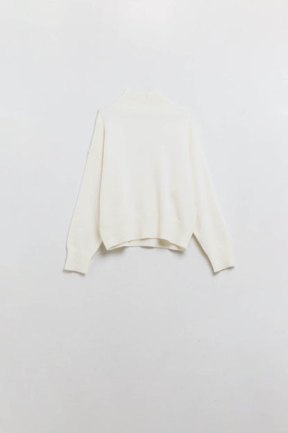 chunky knit sweater in ecru with turtleneck Q2store
