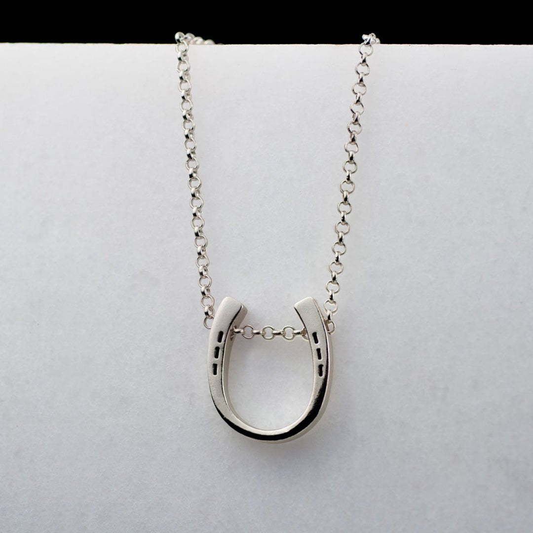 Classique - Equestrian Horseshoe Necklace in Silver Urban-Equestrian