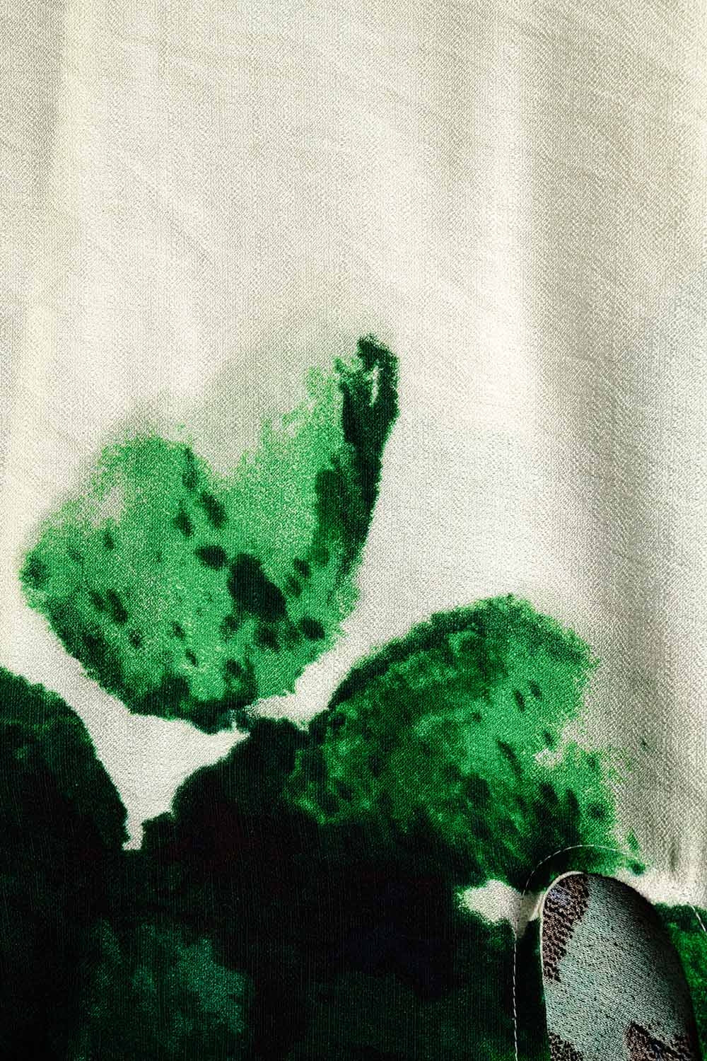 Cropped Blouse With Floral Print in Green Tied At The Waist Q2store