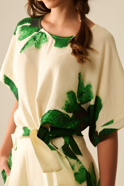 Cropped Blouse With Floral Print in Green Tied At The Waist Q2store