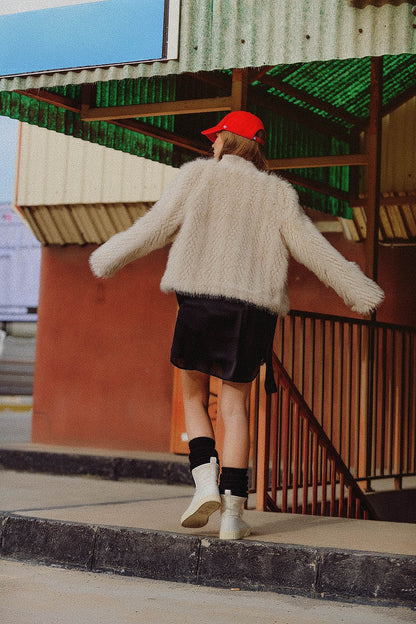 Cropped Jacket in beige in fine fur Q2store