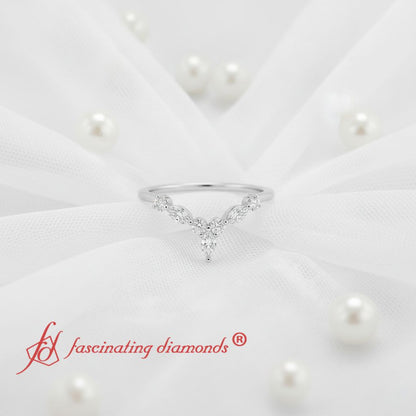 Crown Marquise And Round Band Fascinating Diamonds