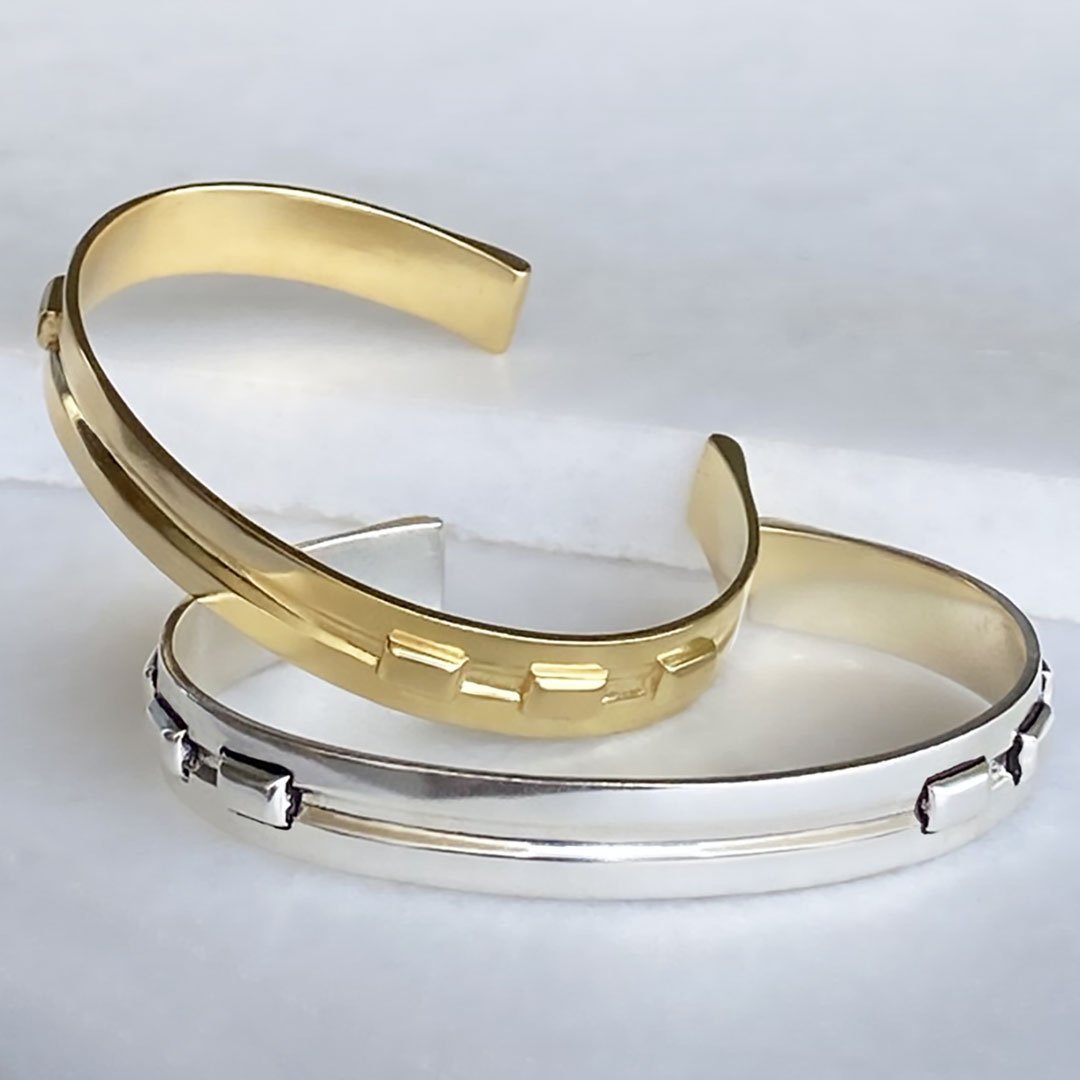Derby Day - Equestrian Horseshoe Cuff Bracelet in Gold Urban-Equestrian
