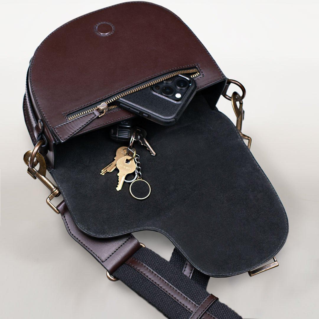 Signature Saddle Bag - Luxury Leather Handbag in Deep Brown Urban-Equestrian