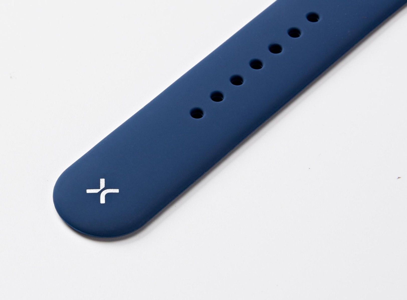 White Silicone Watch Band Made for Apple Watch - Large (42/44/45/49mm) New Era Fashion LLc