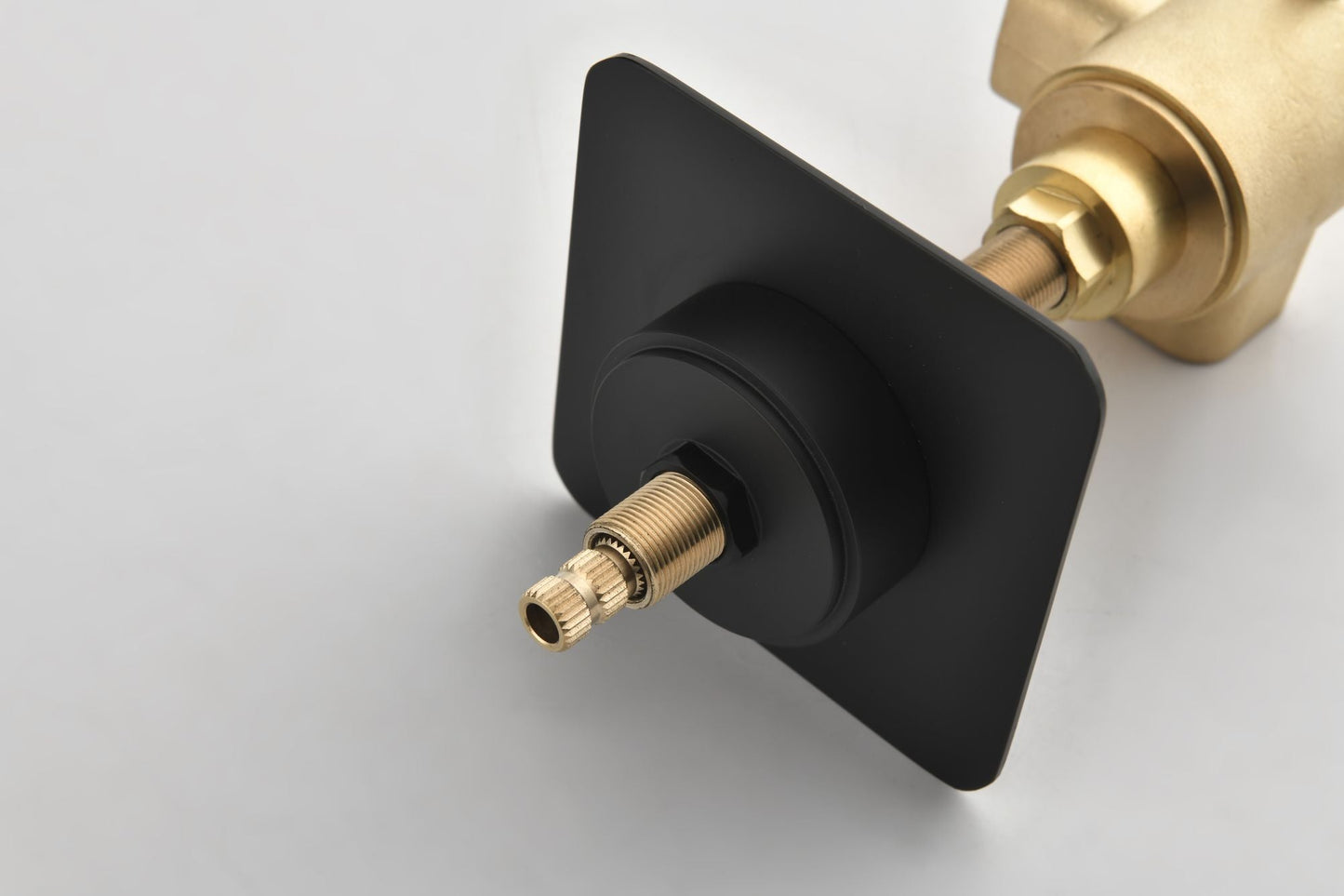 Master Shower Volume Control
Adjustable brass handle valve body, 1 piece each on the left and right New Era Fashion LLc