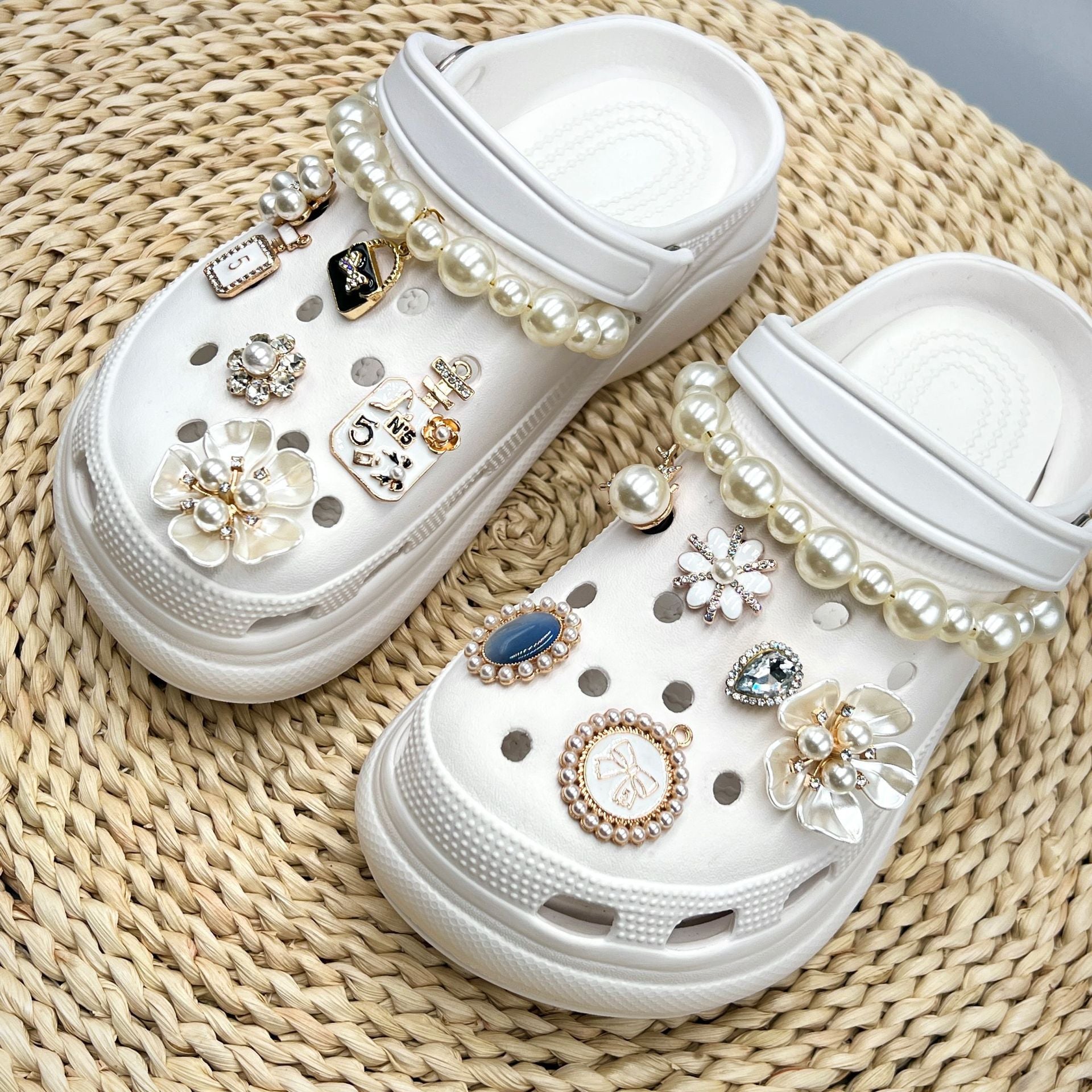 A set of Crystal Shoe Charms Fits Fashion Decoration For Clog Shoes Artificial Diamond Bling Chain Artificial Jewelry Accessories; Crocs Decoration New Era Fashion LLc