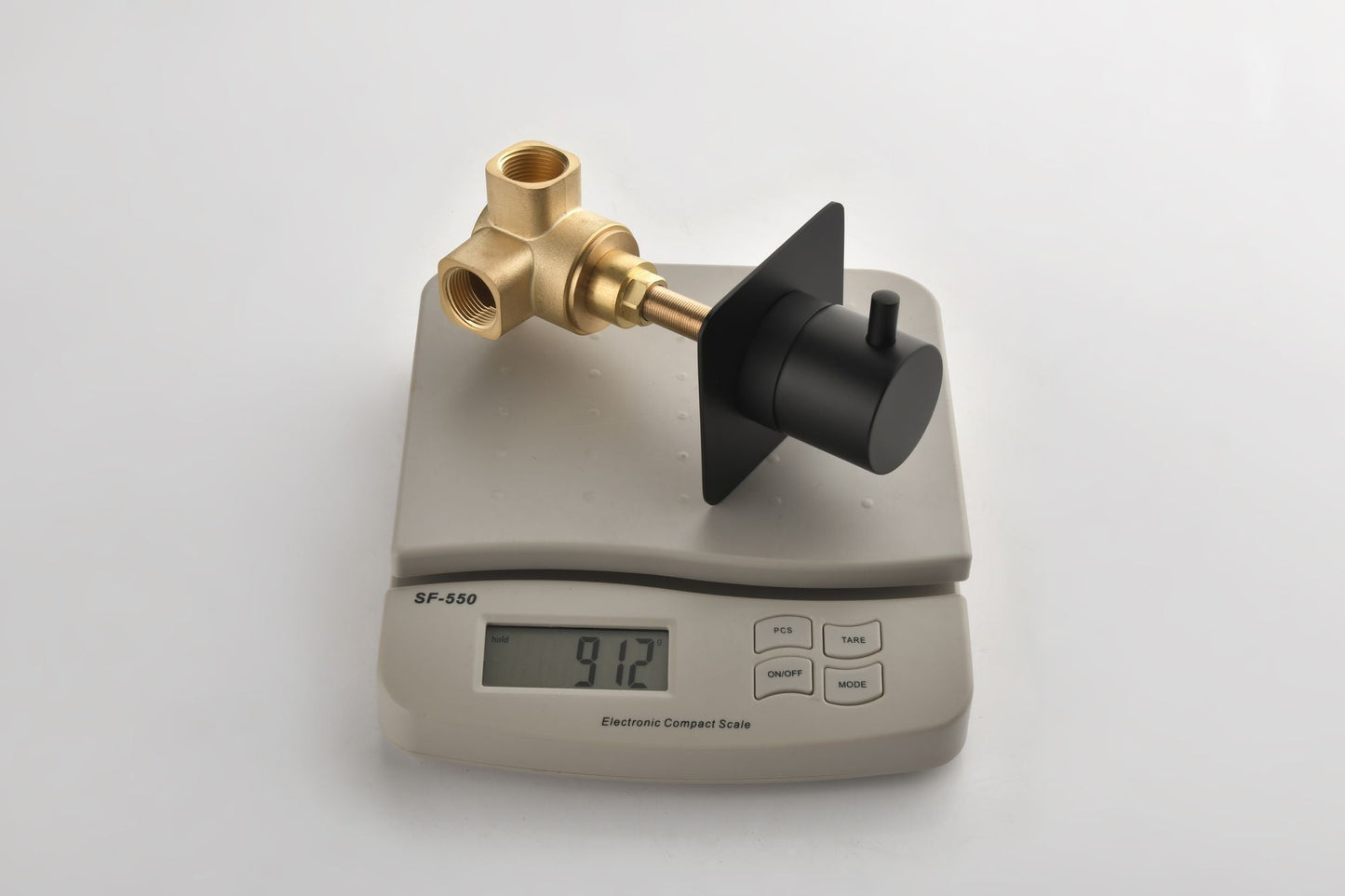 Master Shower Volume Control
Adjustable brass handle valve body, 1 piece each on the left and right New Era Fashion LLc