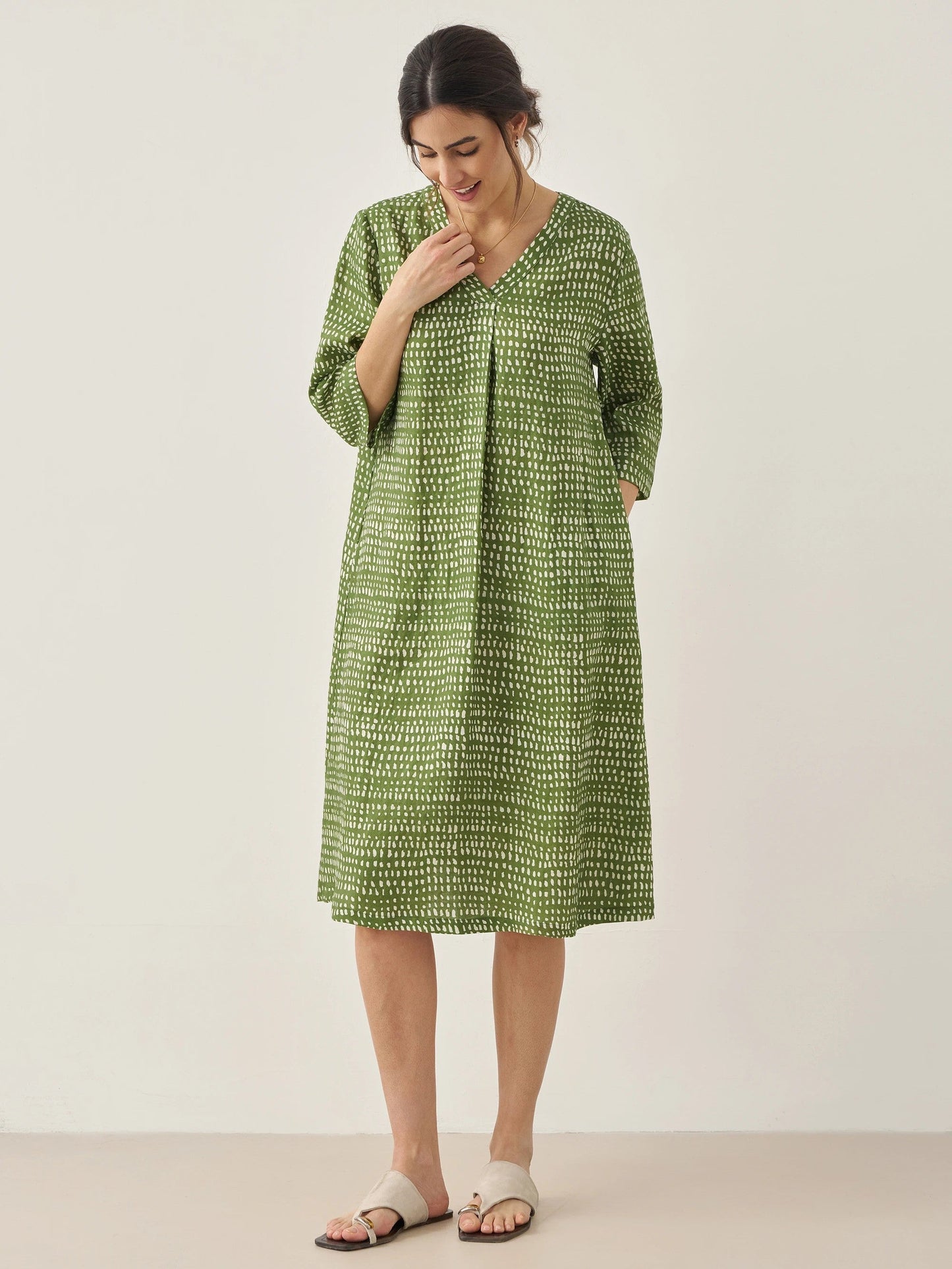 100% Linen V-Neck Dot Midi Dress LIRA LINTICO
