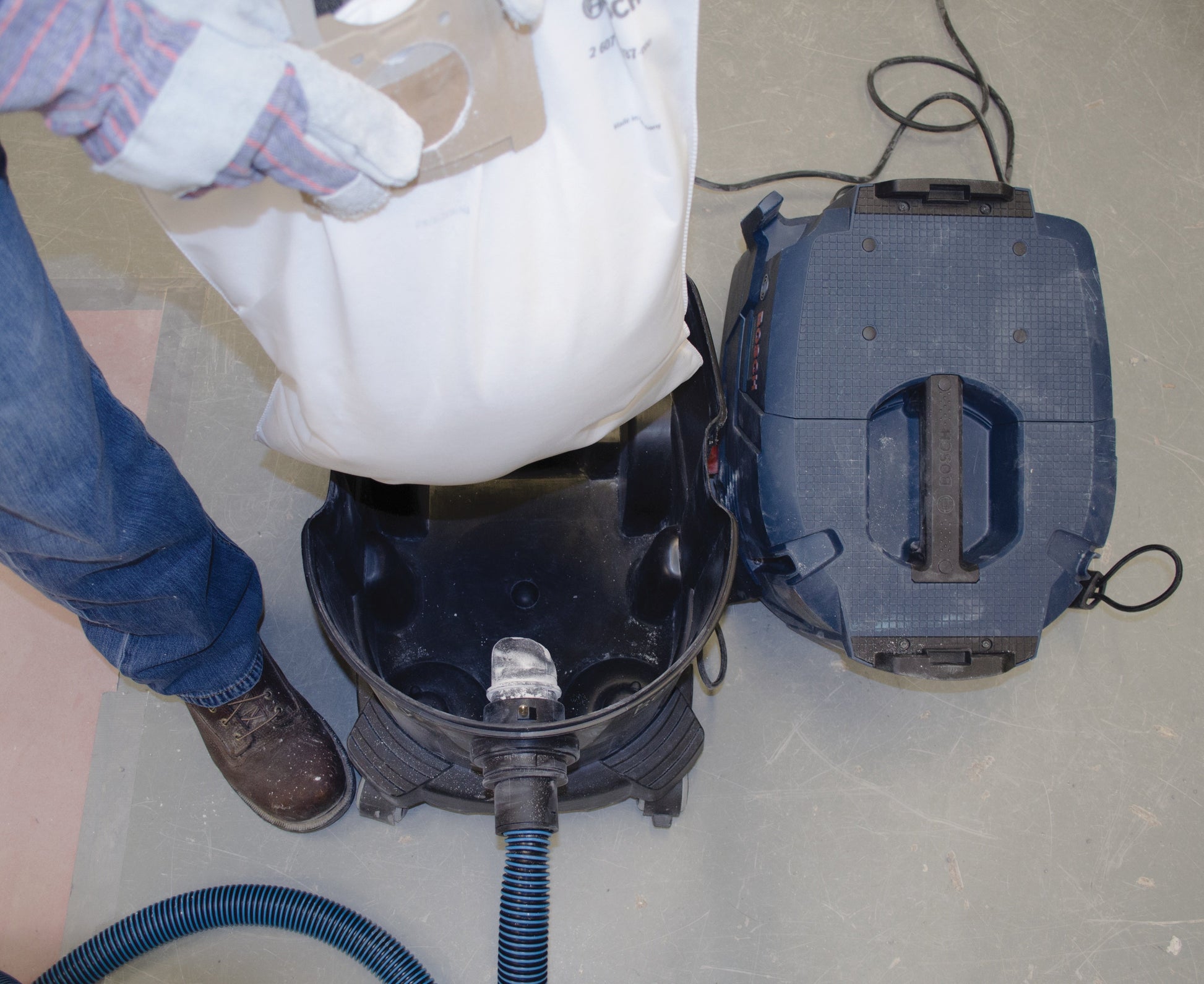 BOSCH VAC090AH 9-Gallon Dust Extractor with Auto Filter Clean and HEPA Filter VM Hardware