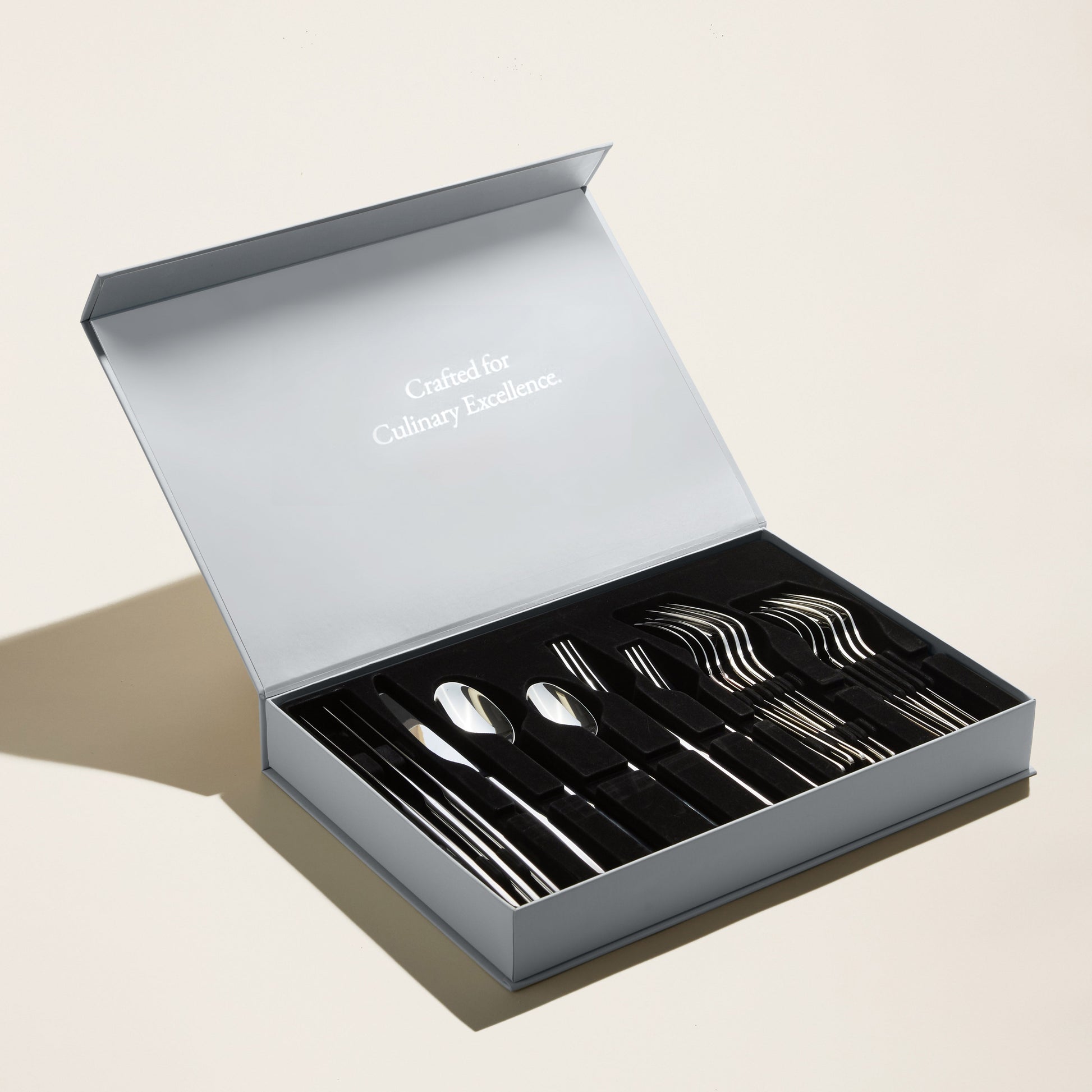 Emilia Mirror 20-Piece Flatware Set Italic
