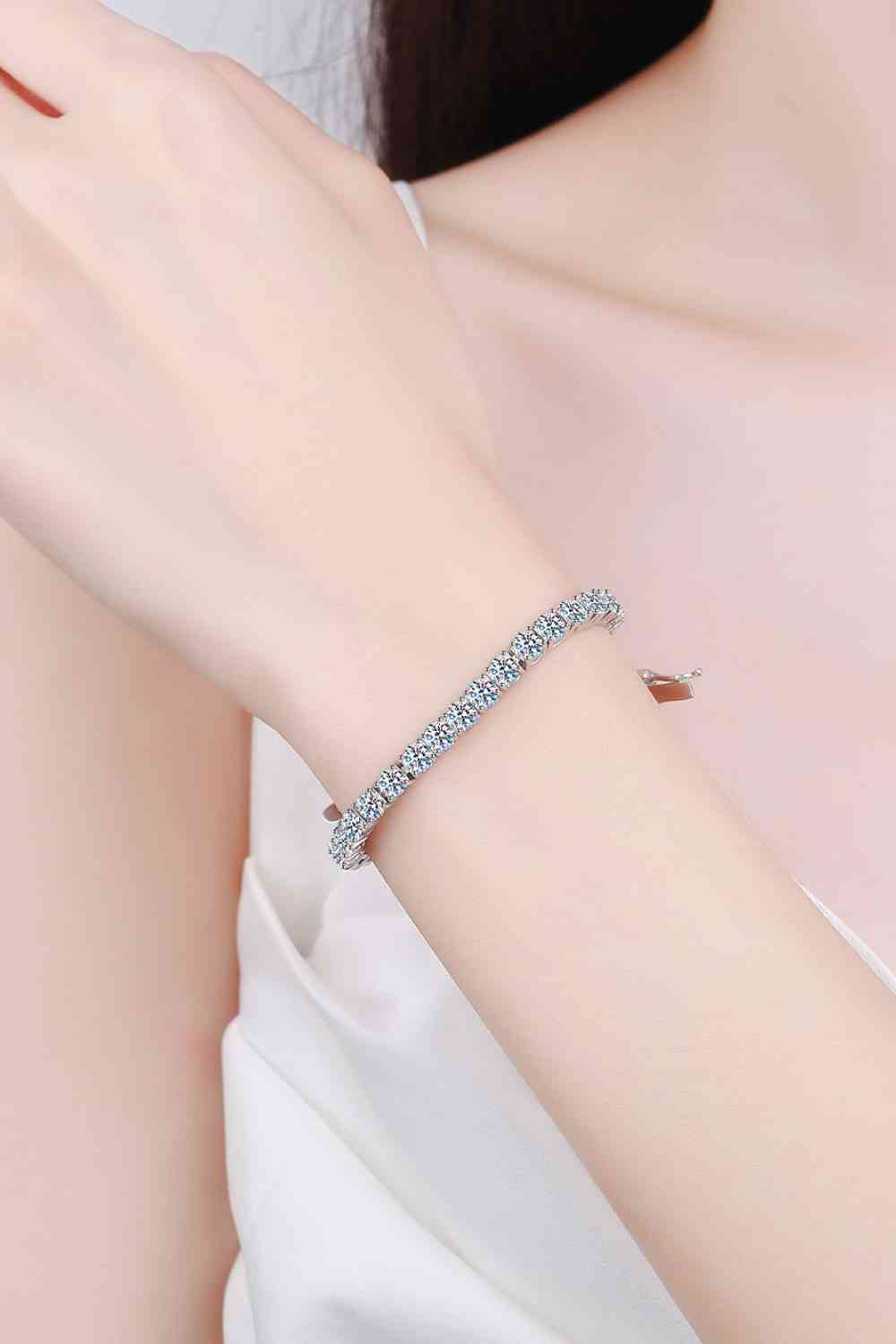 Moissanite Elegance Bracelet – Minimalist Design with 4.9 Carats of Sparkle See size chart under “more details” The Fashion Celestial