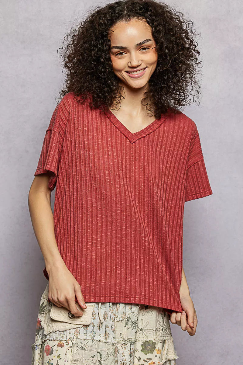 POL Ribbed Knit V-Neck Short Sleeve T-Shirt with Side Slit Montret