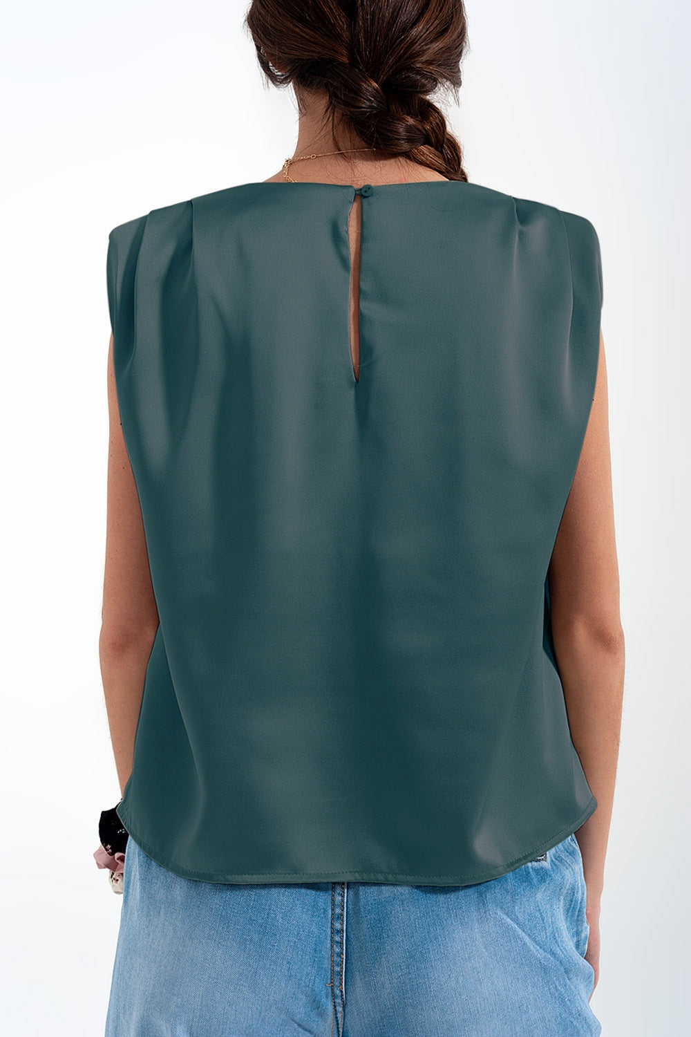 Gathered satin shoulder pad sleeveless top in green Q2store
