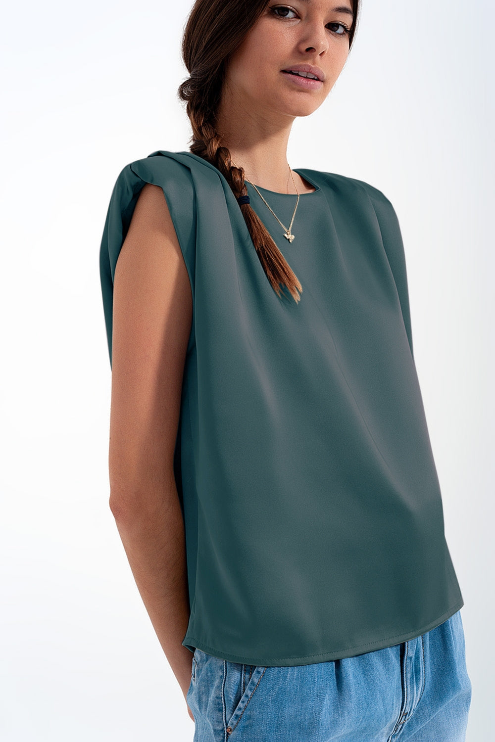 Gathered satin shoulder pad sleeveless top in green Q2store