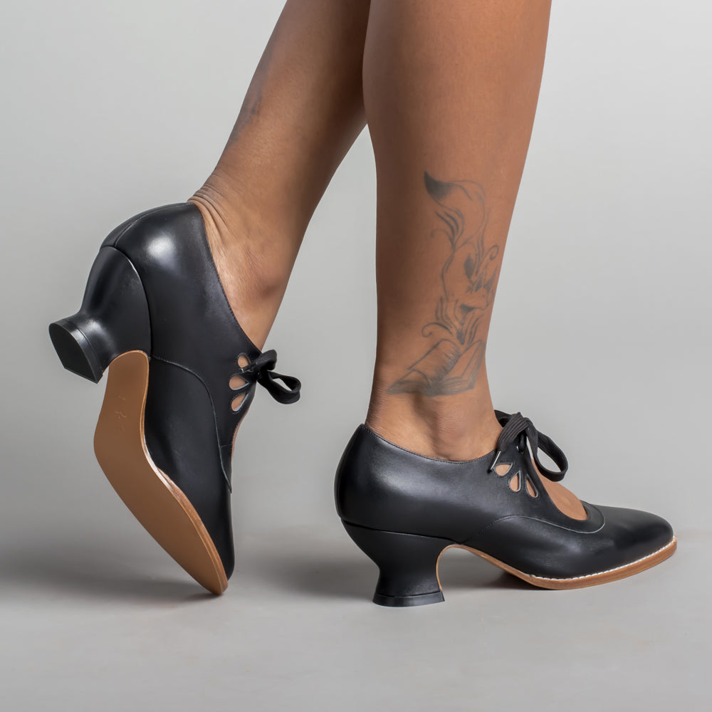 Gibson Edwardian Leather Shoes (Black) American Duchess