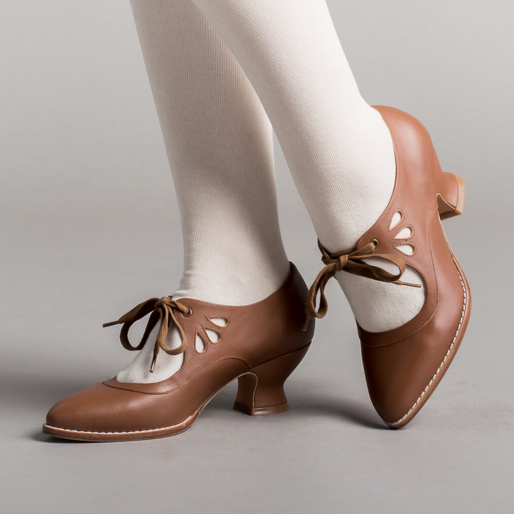Gibson Edwardian Leather Shoes (Tan) American Duchess