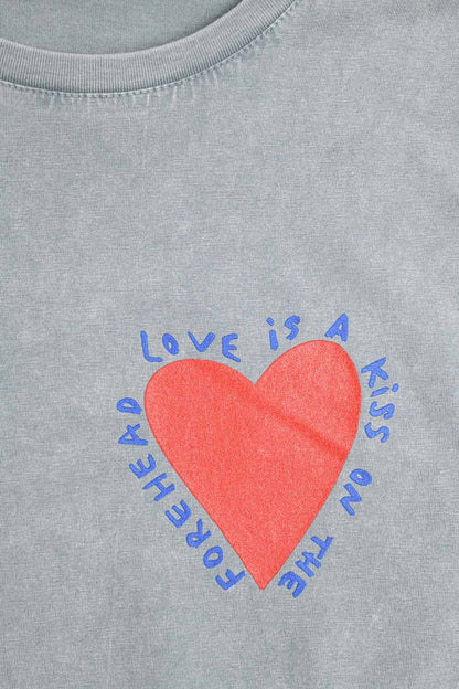 Grey T-shirt featuring a heart design on both the front and back Q2store