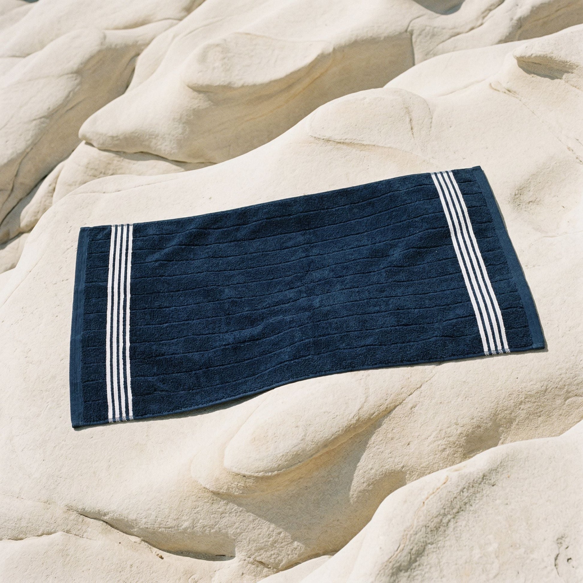 Nautilus Towels Italic