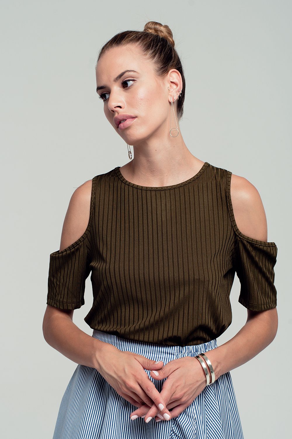 Khaki cold shoulder top Q2store