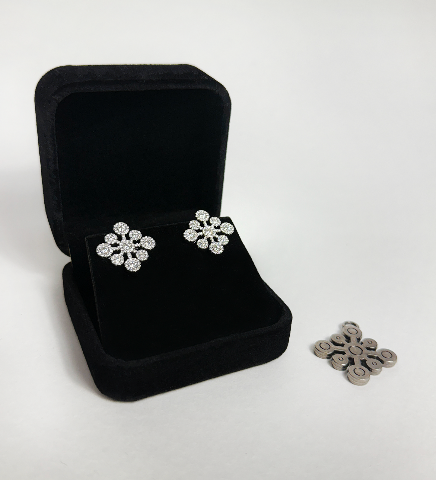 NORTH STAR EARRINGS (20mm) Jakischrist