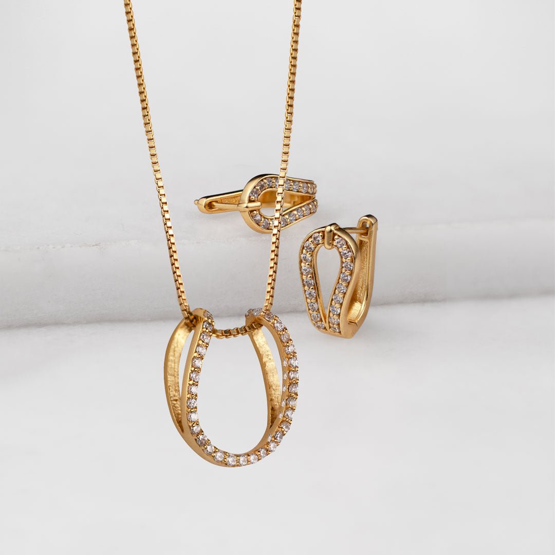 Levade - Moissanite Equestrian Horseshoe Ring in Gold Urban-Equestrian