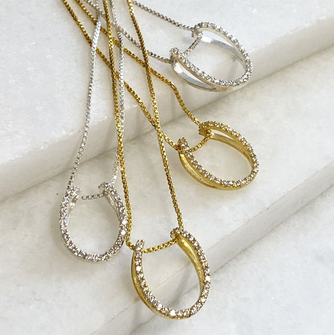 Levade -Moissanite Horseshoe Equestrian Necklace in Silver Urban-Equestrian