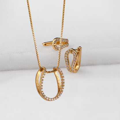 Levade -Moissanite Horseshoe Equestrian Necklace in Gold Urban-Equestrian