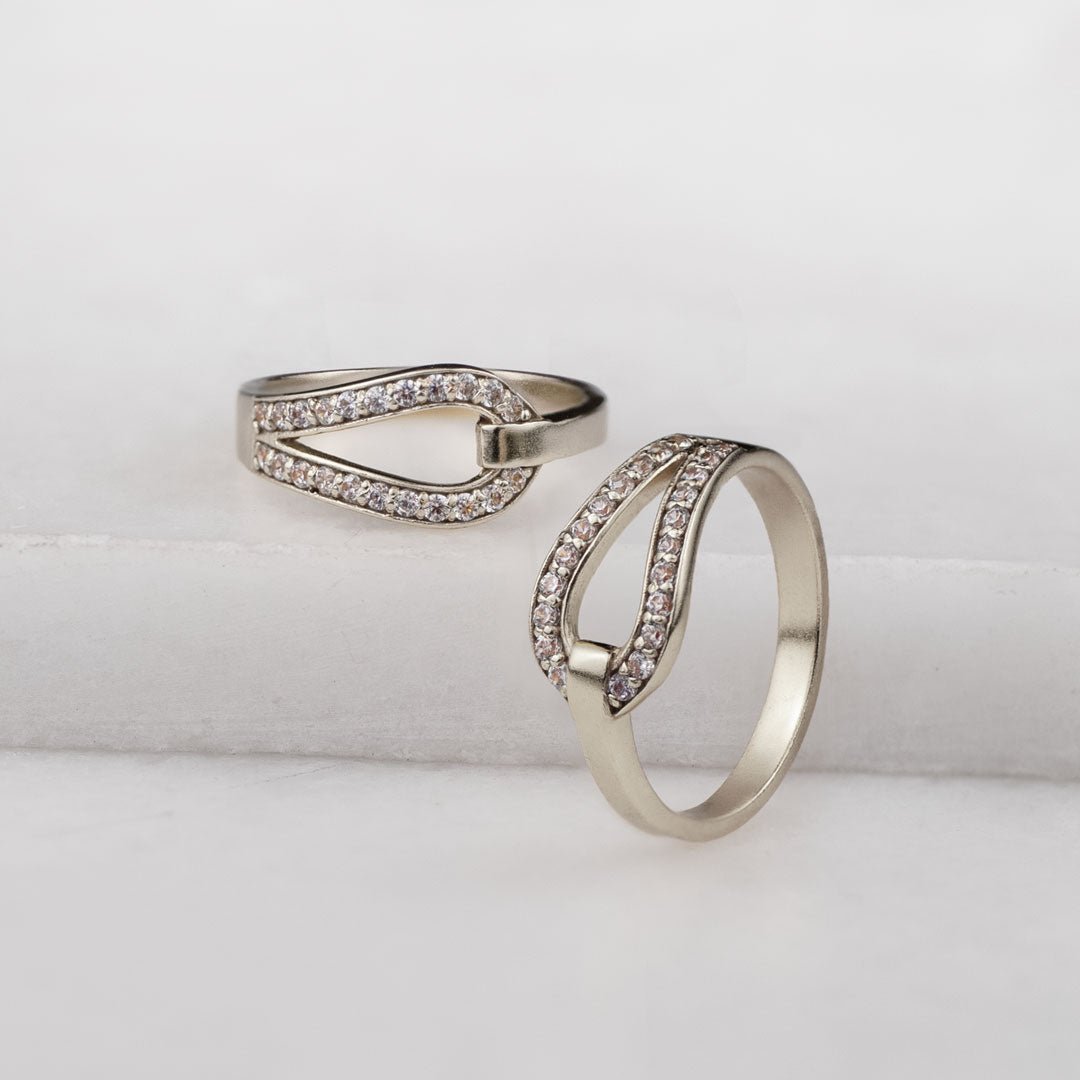 Levade -Moissanite Horseshoe Equestrian Necklace in Silver Urban-Equestrian