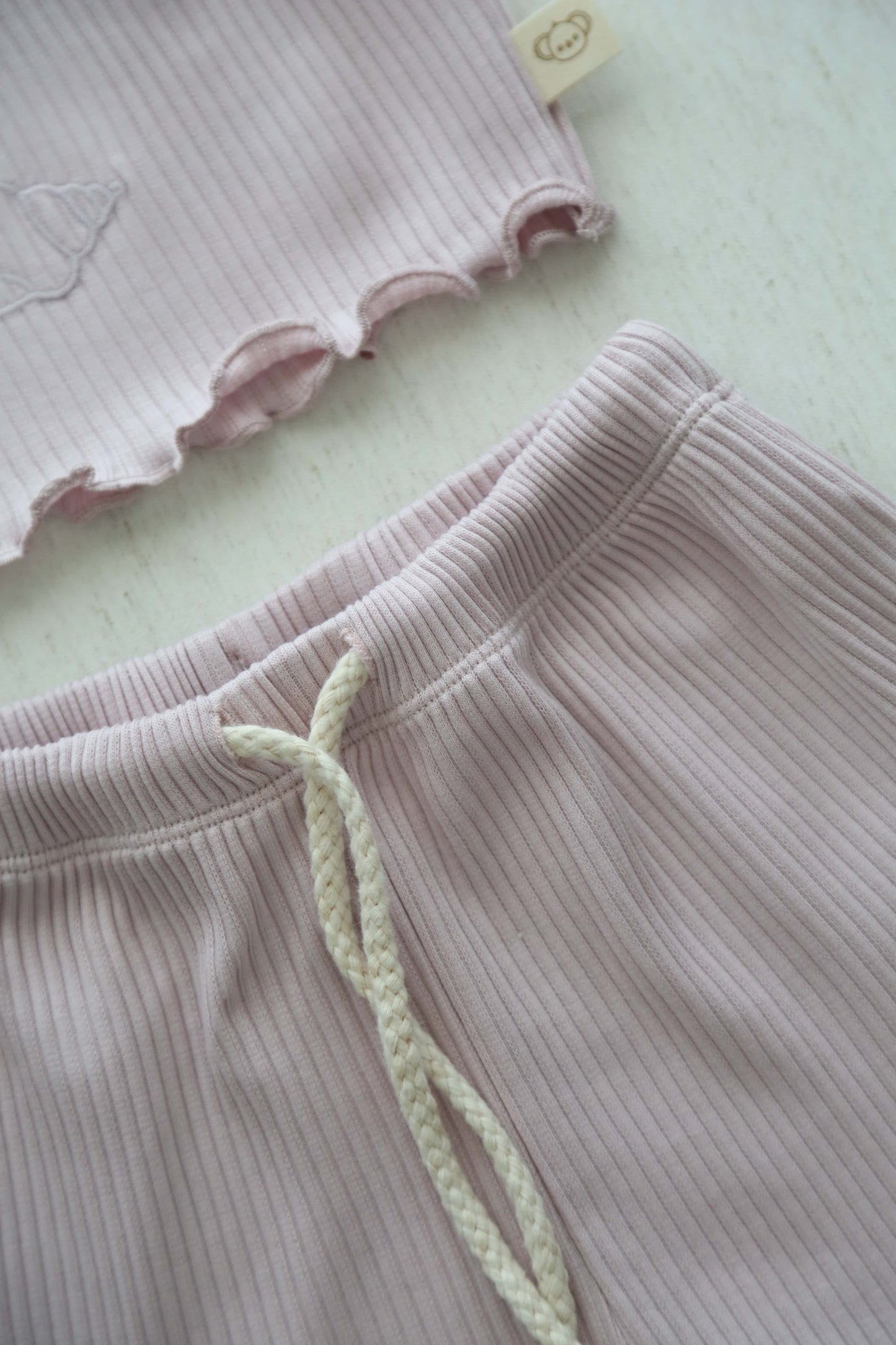 Lilac Crop-Short Set Honey and Hive