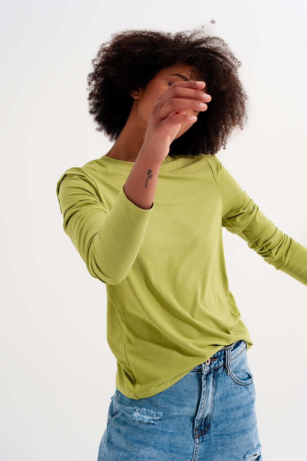 Long sleeve top with shoulder detail in green Q2store
