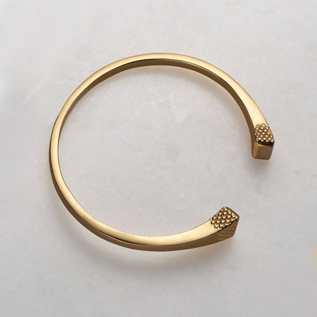 Lucky Nail - Blacksmith Horseshoe Cuff Bracelet in Gold Urban-Equestrian