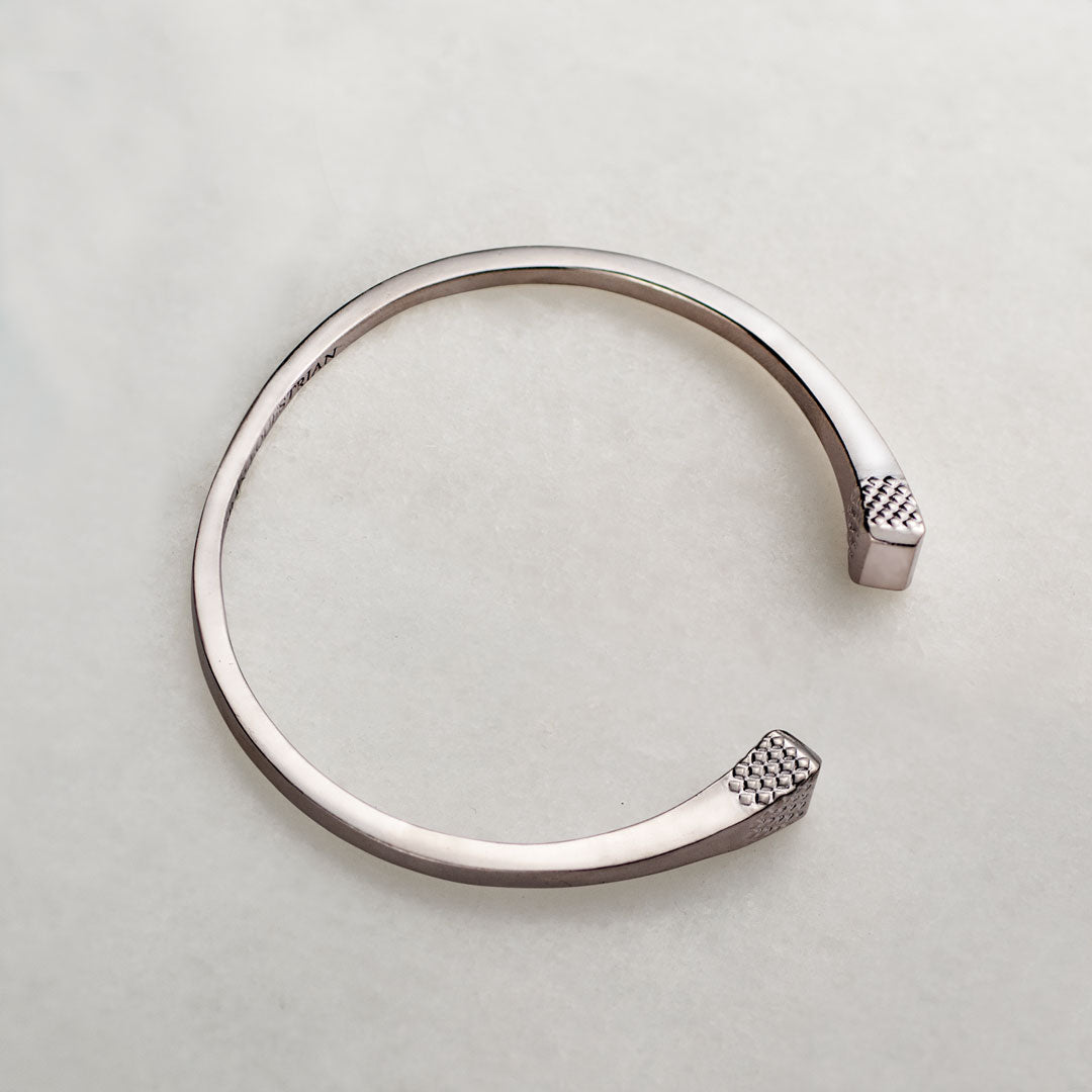 Lucky Nail - Blacksmith Horseshoe Cuff Bracelet in Silver Urban-Equestrian
