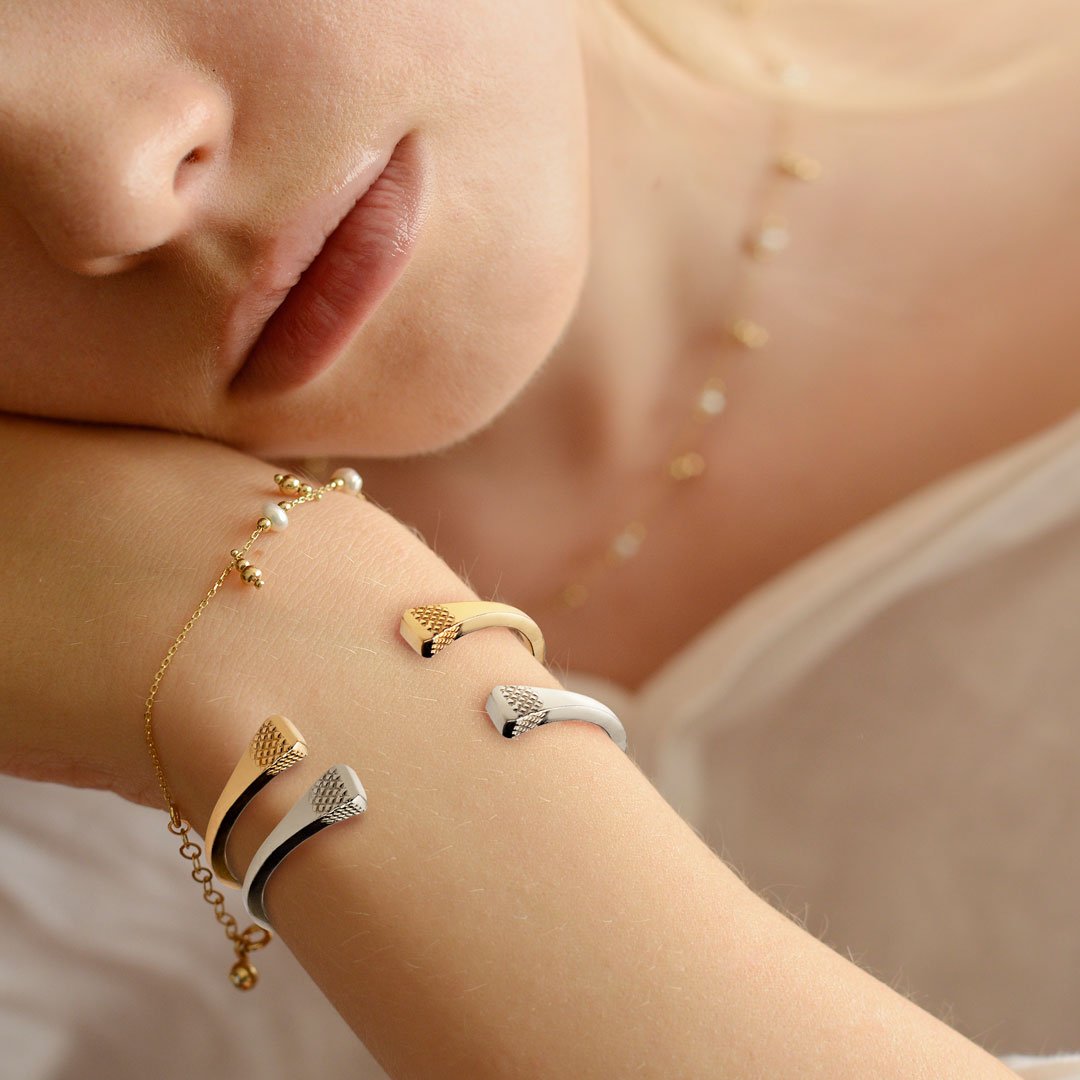 Lucky Nail - Blacksmith Horseshoe Cuff Bracelet in Silver Urban-Equestrian