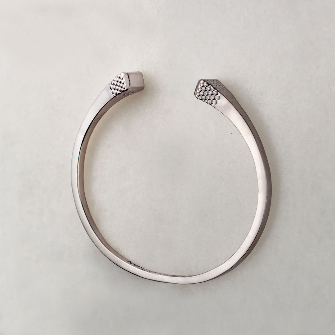 Lucky Nail - Blacksmith Horseshoe Cuff Bracelet in Silver Urban-Equestrian