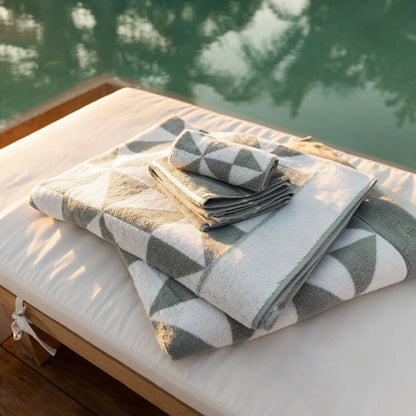 Umbra Beach Towel Italic