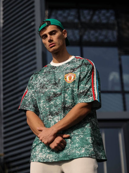 Manchester United Oversized T-shirt with Shoulder Stripe Detail Withinblack