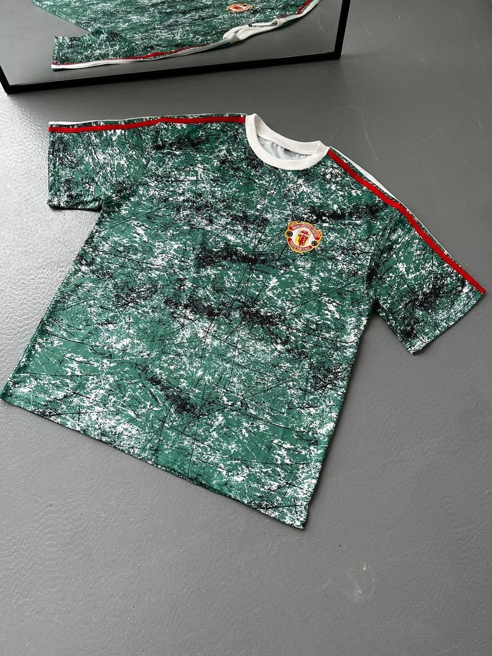 Manchester United Oversized T-shirt with Shoulder Stripe Detail Withinblack