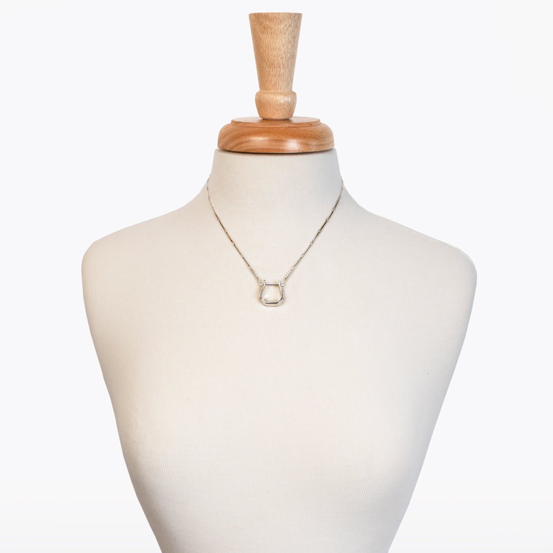 Mesa - Western Horse Stirrup Necklace in Gold Urban-Equestrian