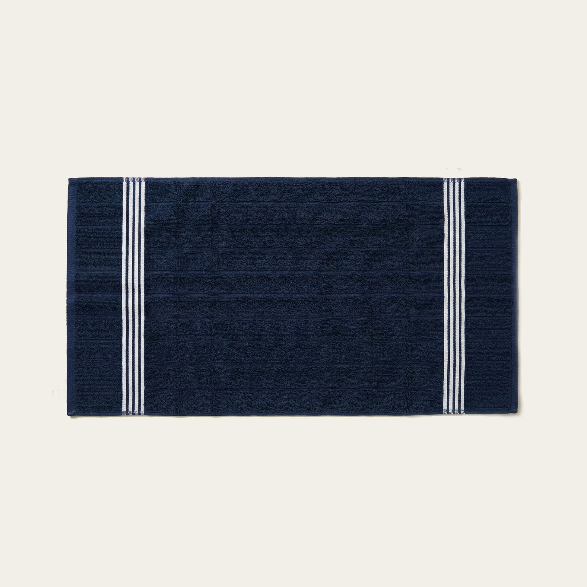 Nautilus Towels Italic