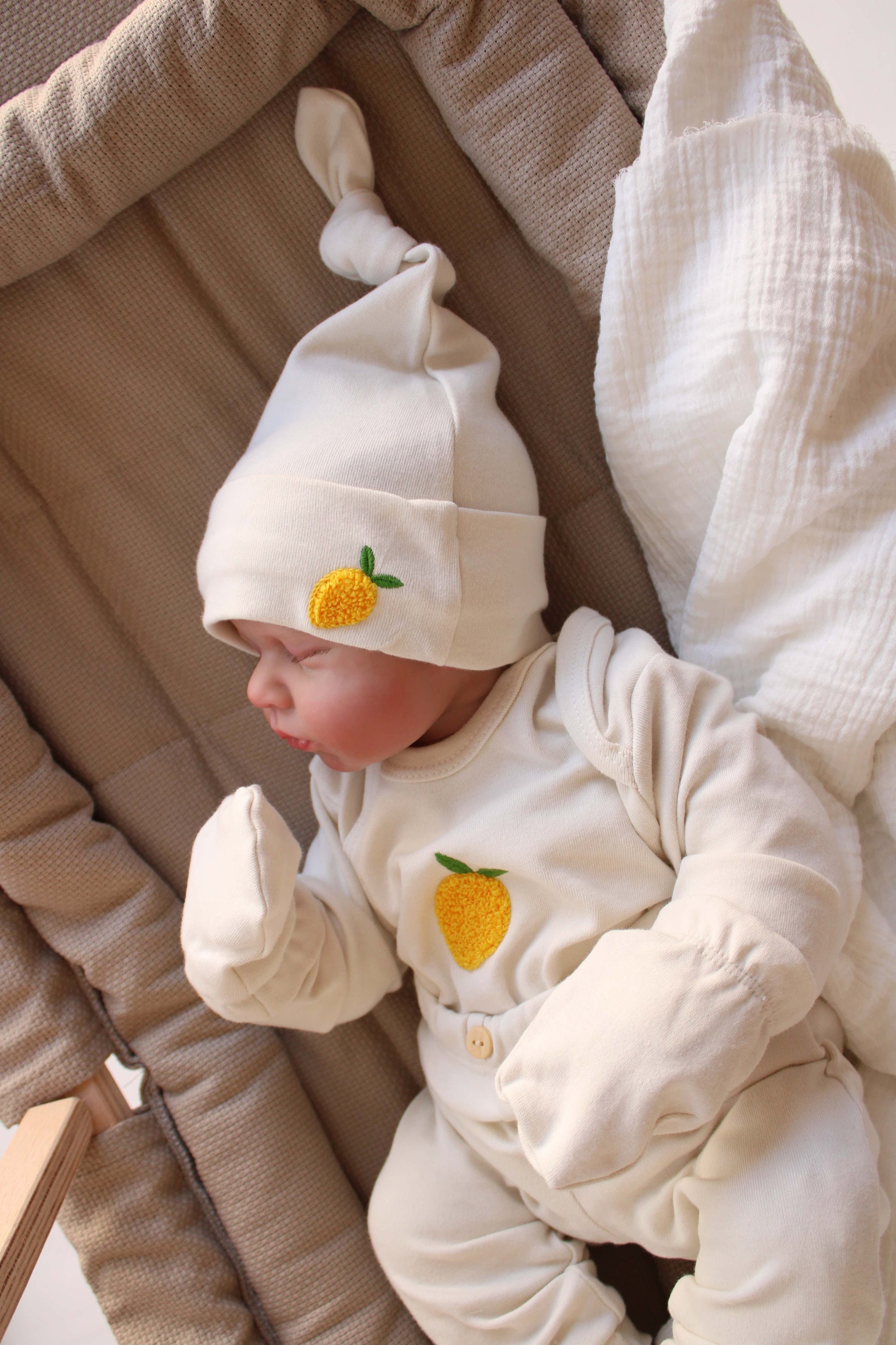 Lemon Patterned 5 Piece Newborn Set Honey and Hive