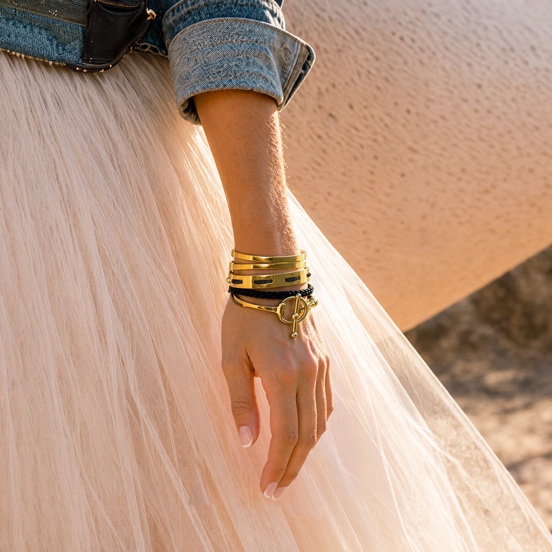 Odeza - Wrap Around Horse Bit Bracelet in Gold & Black Urban-Equestrian