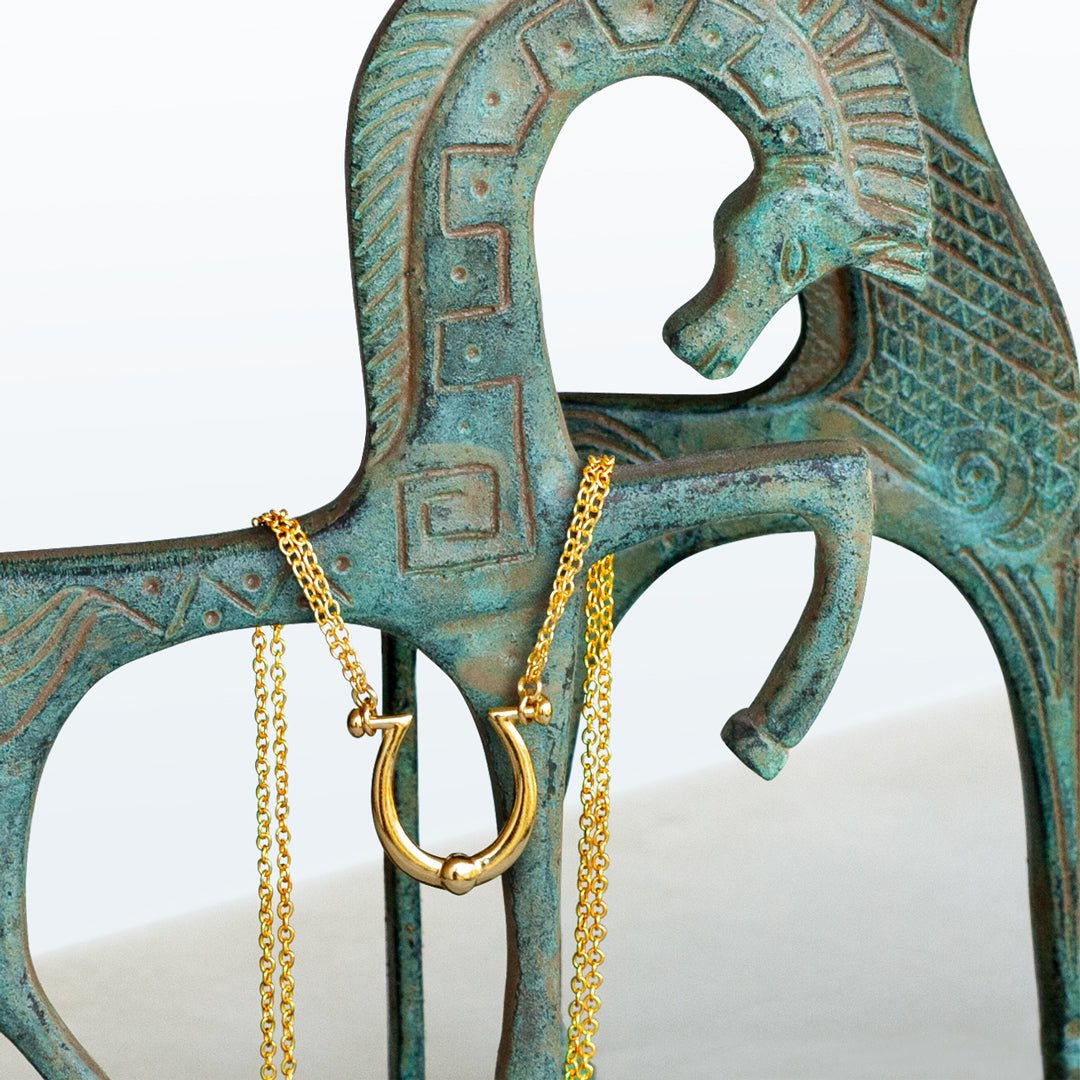 Omega - Equestrian Horseshoe Necklace in Gold Urban-Equestrian