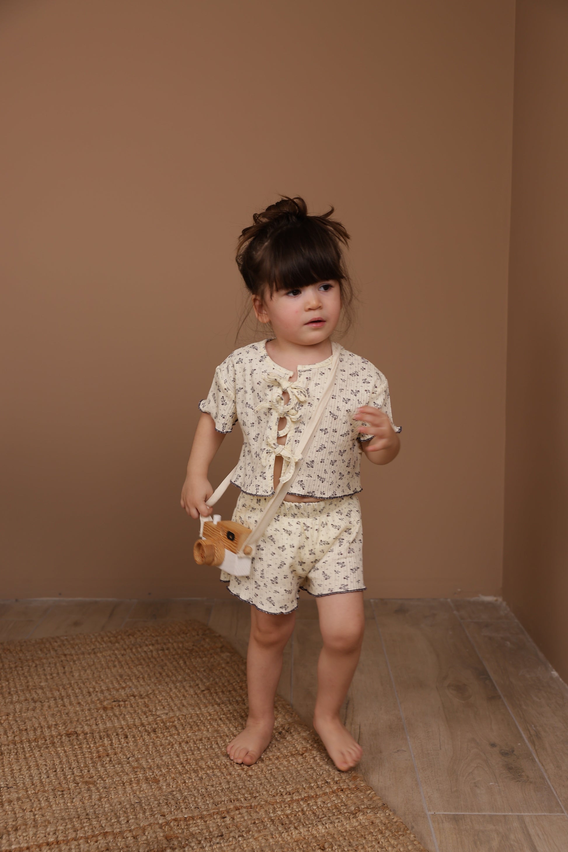 Wildflower Tie-Front Set Honey and Hive