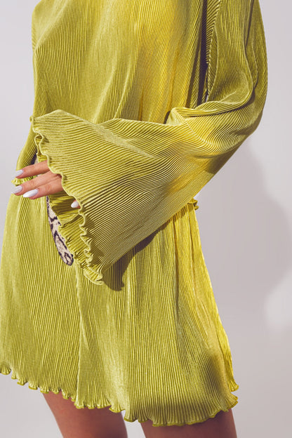 Pleated Round Neck Crop Top in Green Q2store