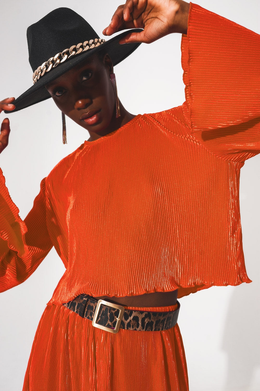 Pleated round neck crop top in orange Q2store